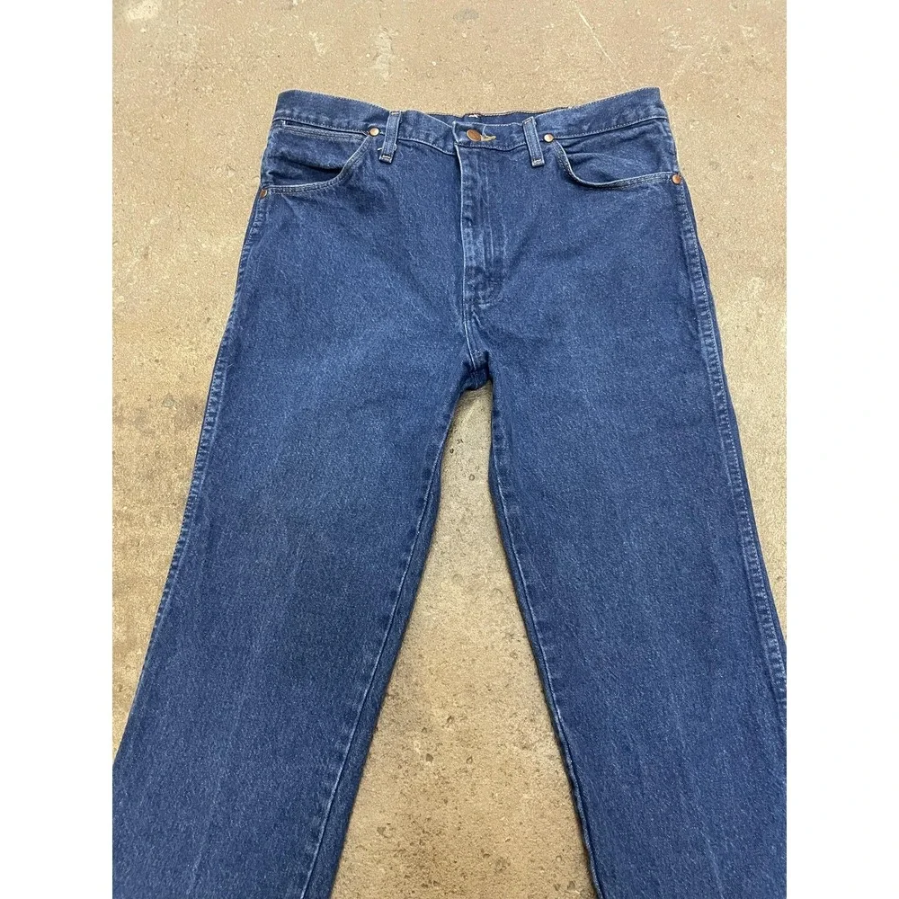 Wrangler‎ 938PWD Jeans Mens 34x30 Medium Wash Blue Denim Straight Leg Zip Fly
